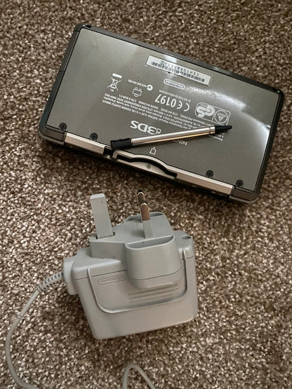 Cosmos Black Nintendo 3DS - Modded, 128GB SD