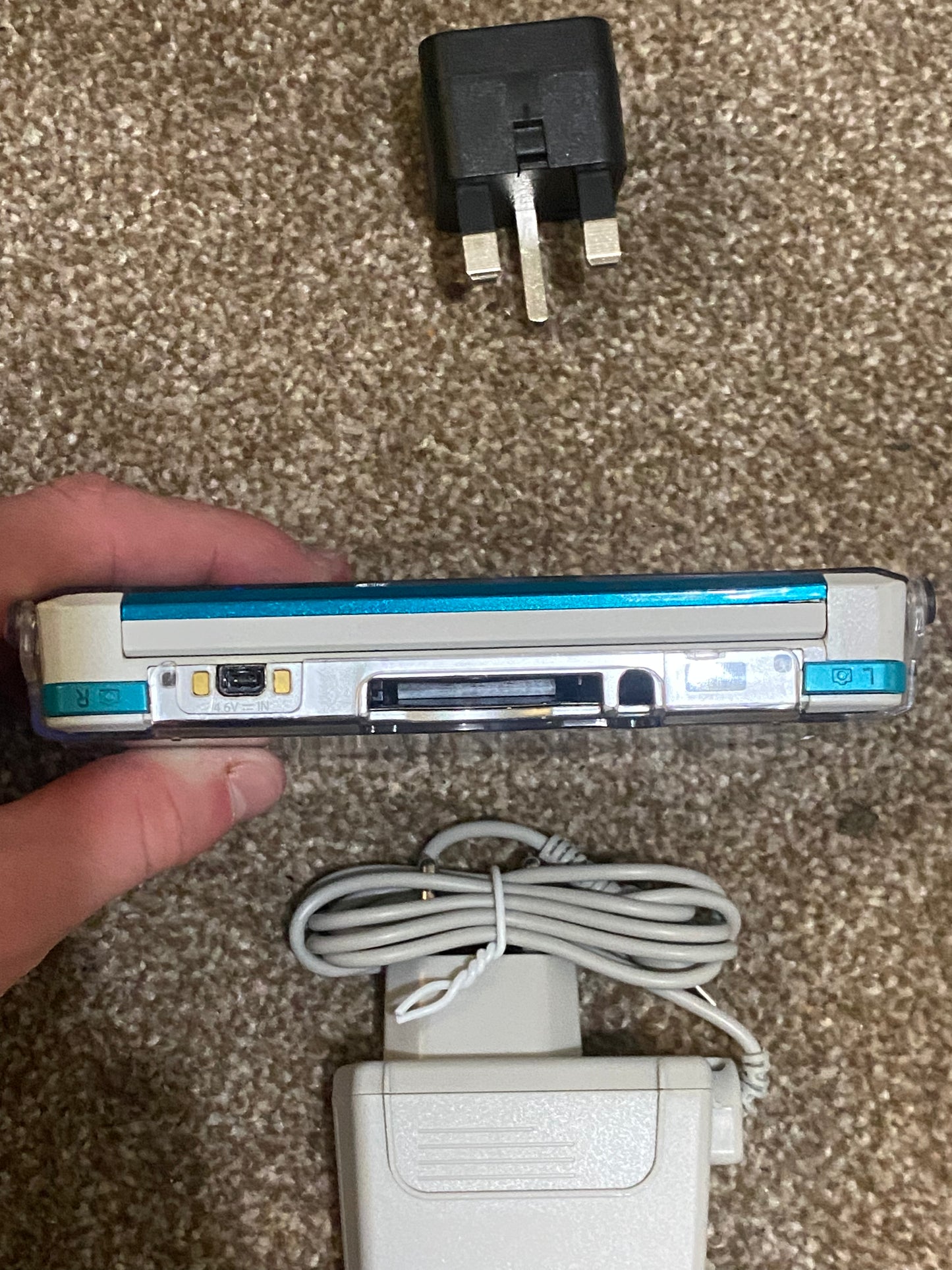 White x Aqua Blue Nintendo 3DS - Modded, 128gb